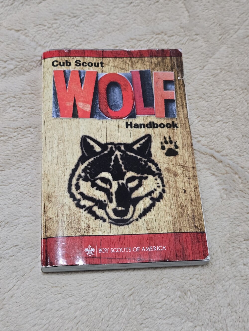 Cub Scout “wolf” essential handbook, BOY SCOUTS OF AMERICA Cub Scout Handbook